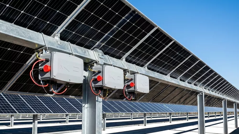 The photovoltaic module controller is experiencing a technological boom period