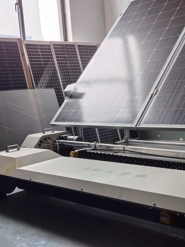 Solar Cleaning Robot
